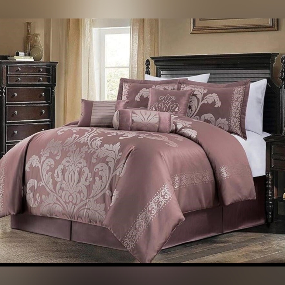 Chezmois 7 piece comforter set king size BNIB